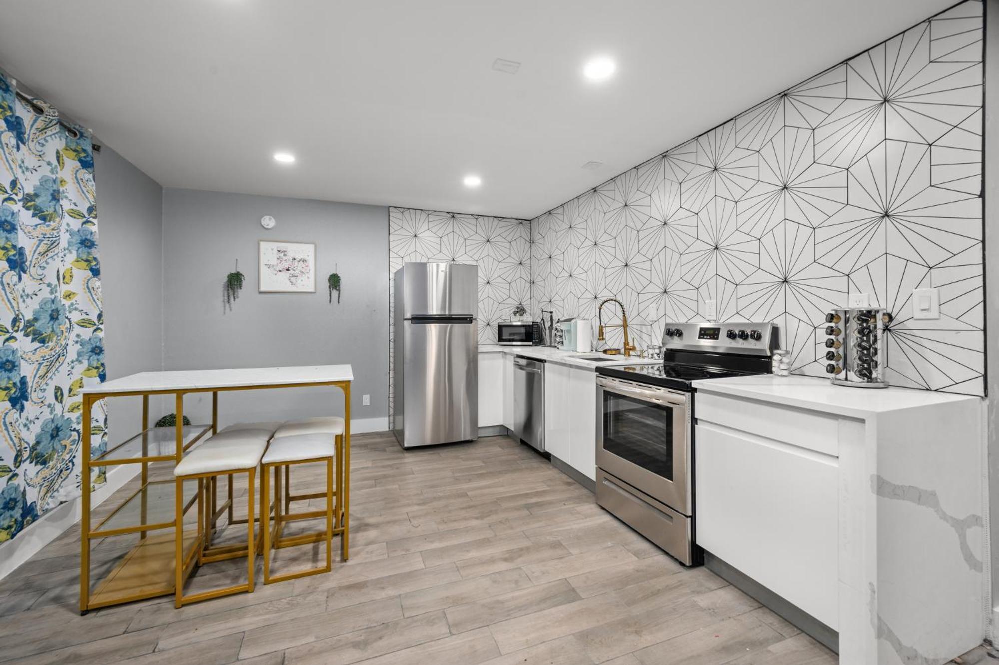 Comfortable 2Br Uptown Escape With Free Park Houston Extérieur photo