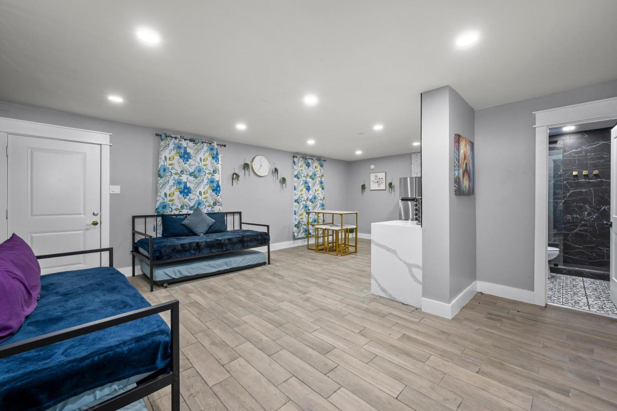 Comfortable 2Br Uptown Escape With Free Park Houston Extérieur photo